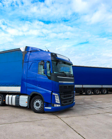 camion de transport logistique bleu - Evras Déménagements